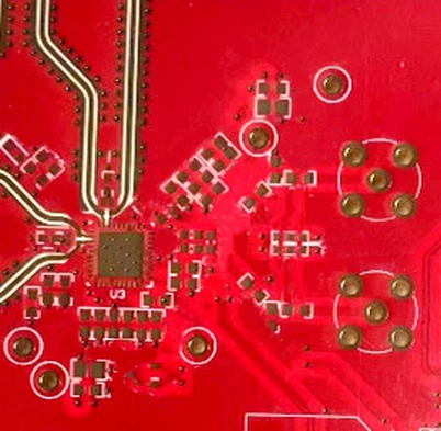 Червена печатна платка